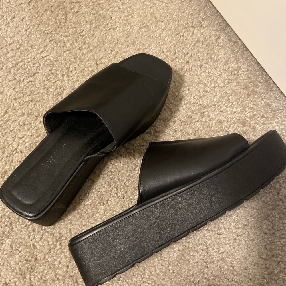 Platforms - Picture 2 of 3